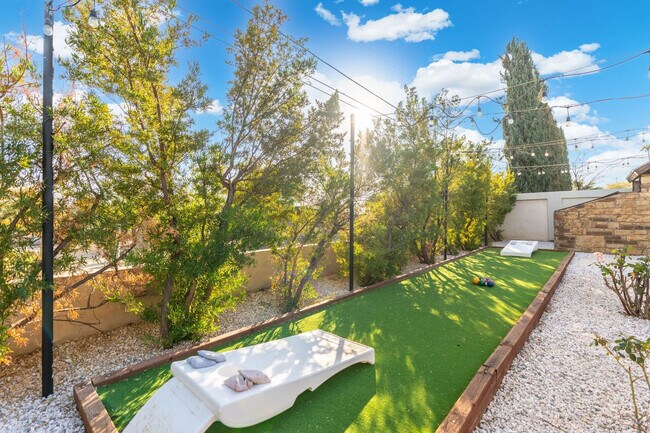 Building Photo - 4129 E Palo Verde Dr
