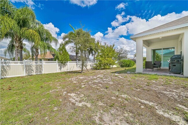 Building Photo - 1009 Jacaranda Pkwy E