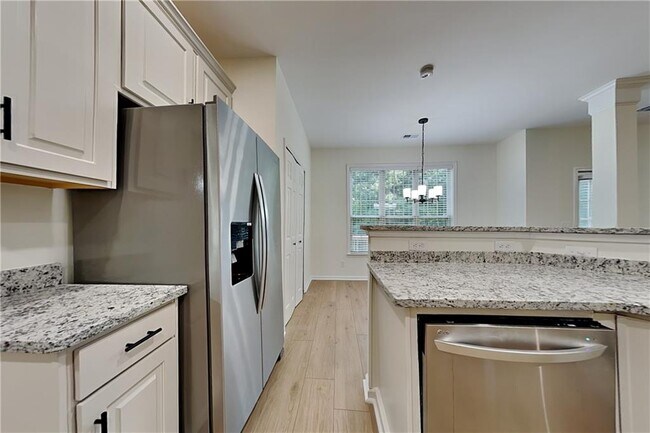 Building Photo - 420 Sable Ct