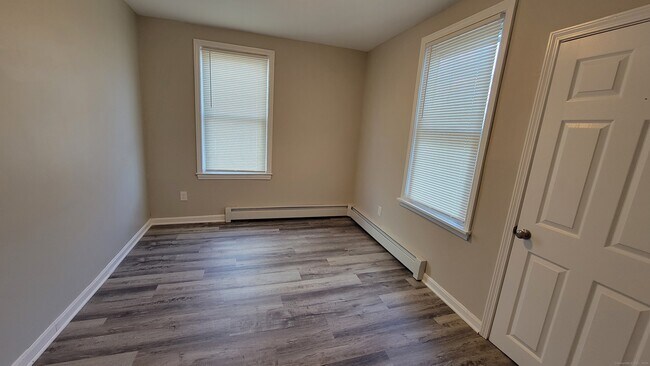 Building Photo - 296 Bradley St