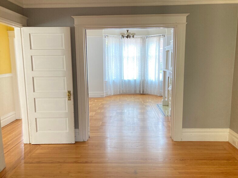 Building Photo - 924 Potrero Ave