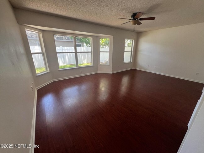 Building Photo - 254 Cezanne Cir