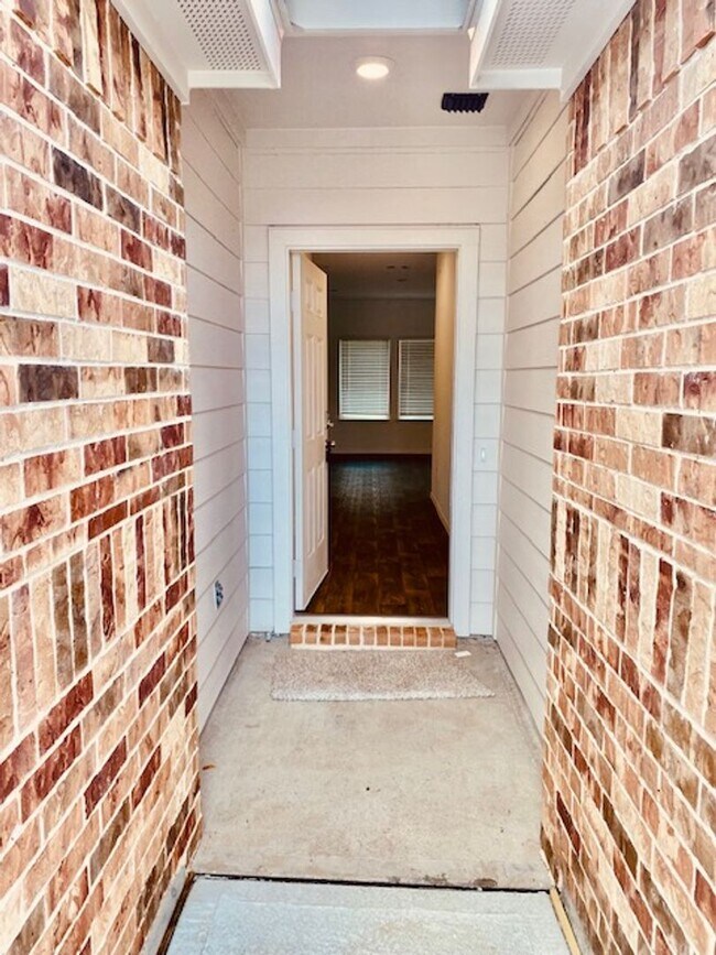 Building Photo - . BEAUTIFUL BRAND NEW 3 BEDROOM BATH HOME ...