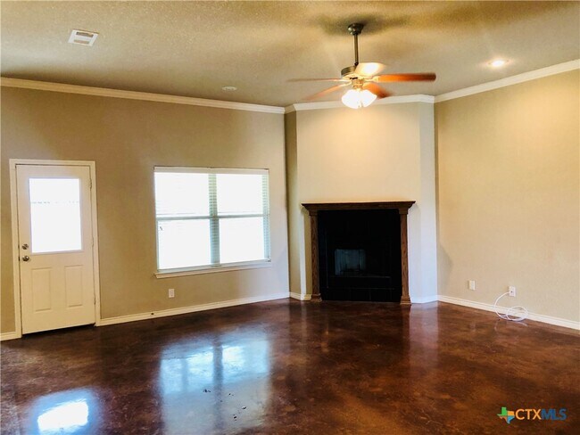 Building Photo - 606 Tumbleweed Dr