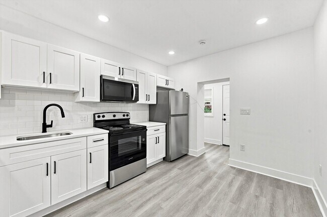 Building Photo - 5729 Hadfield St