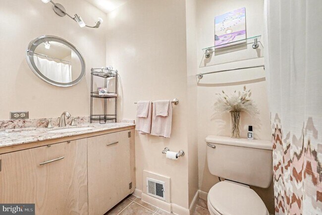 Building Photo - 4111 Hoffman Dr