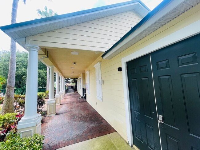 Building Photo - WATERS EDGE/LK NONA-8641 Bradleys Landing ...