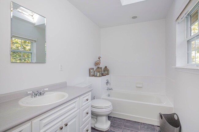 Building Photo - 13 Orkney Rd