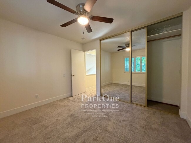Building Photo - Two Bedroom Town House Walking Distance to Downtown Lafayette
