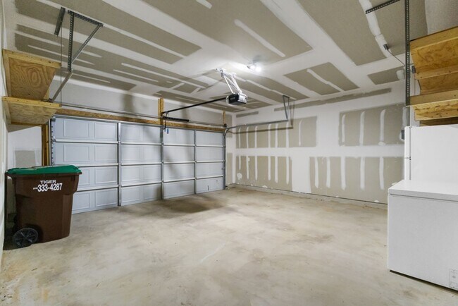 Building Photo - 14736 Childress Fls