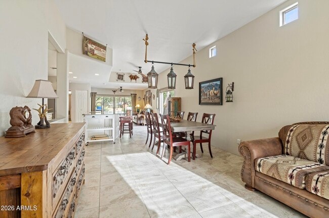 Building Photo - 6016 E Rancho Manana Blvd