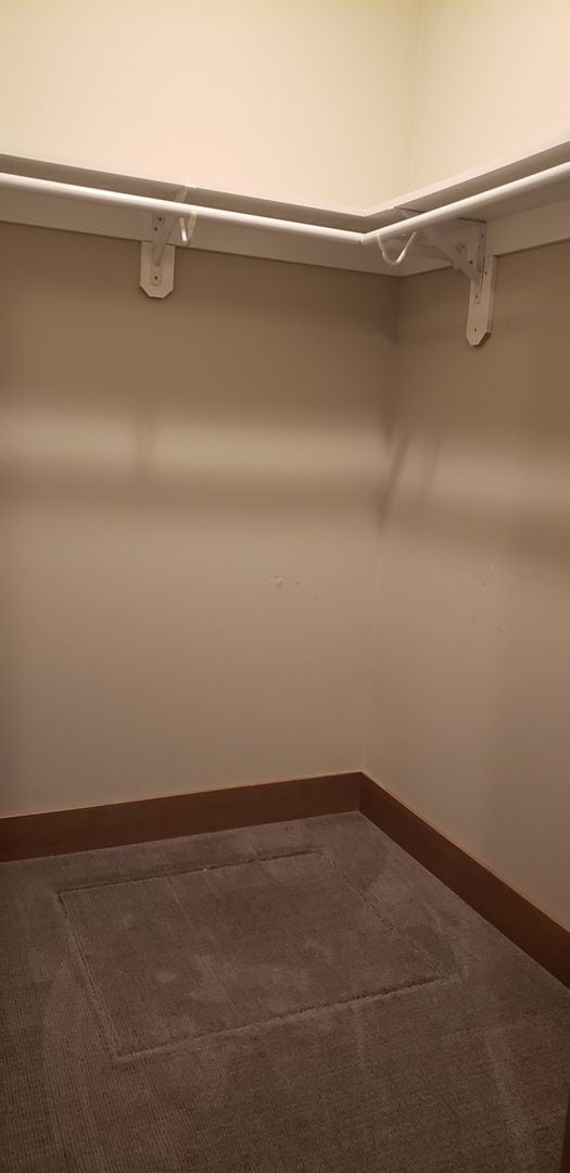 Building Photo - 1404 E 6th St