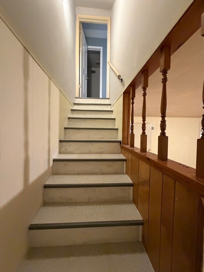 Building Photo - 6138 E 129 St