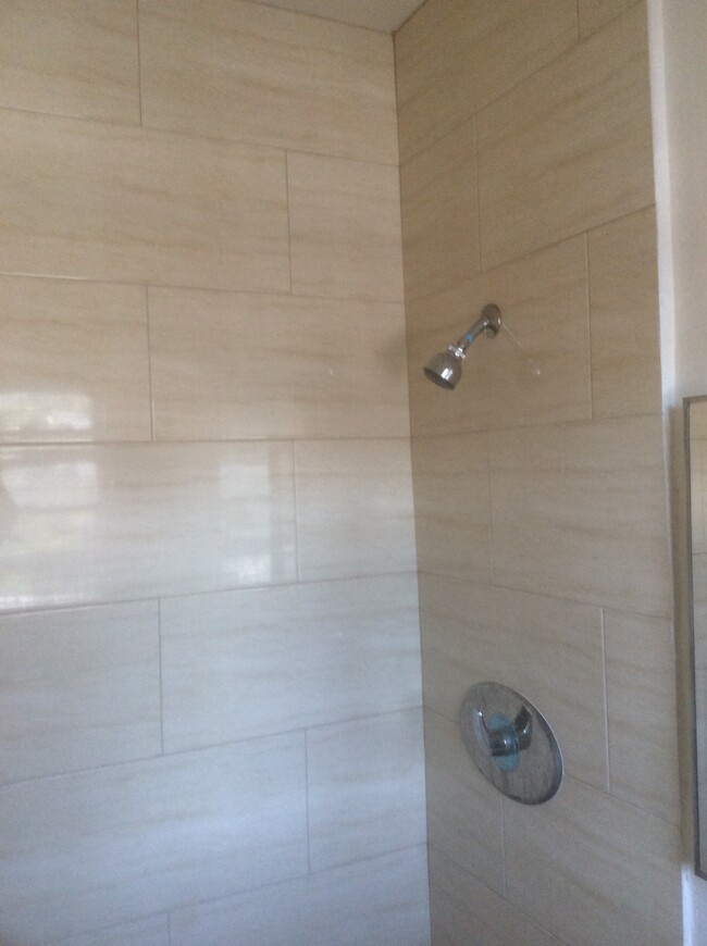 Bathroom - 1837 N Alexandria Ave
