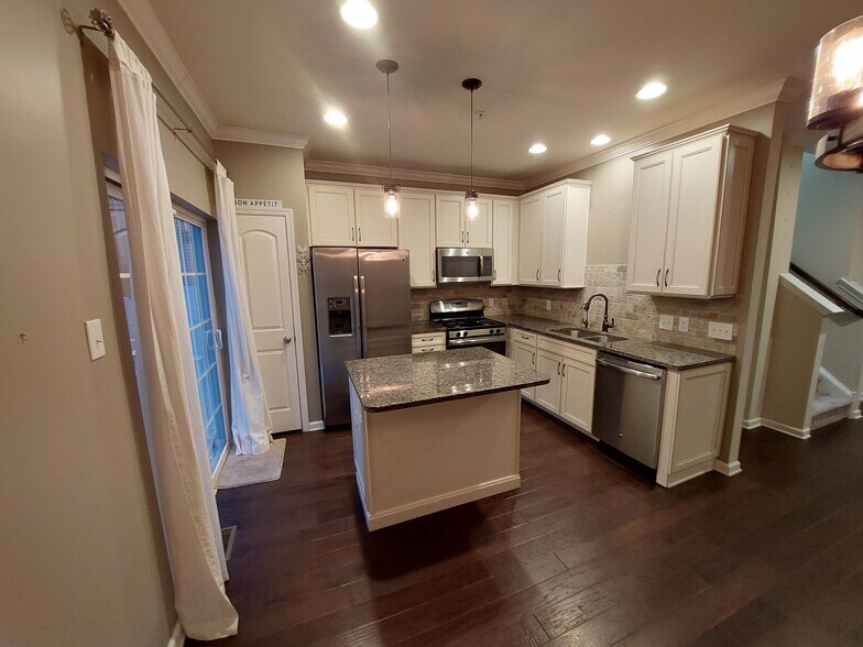 Kitchen - 3845 Jacob Stout Rd