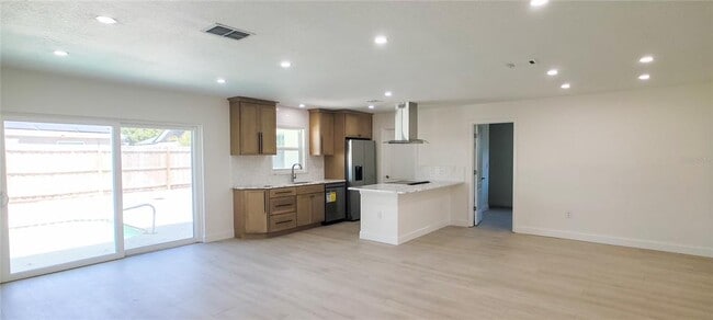 Building Photo - 4018 29th Ave W