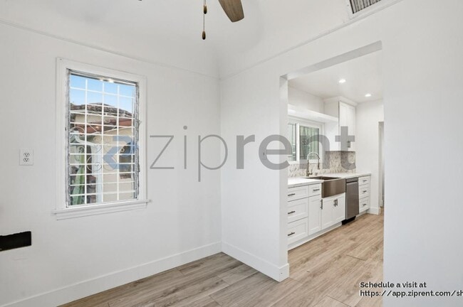 Building Photo - 1421 Stearns Dr