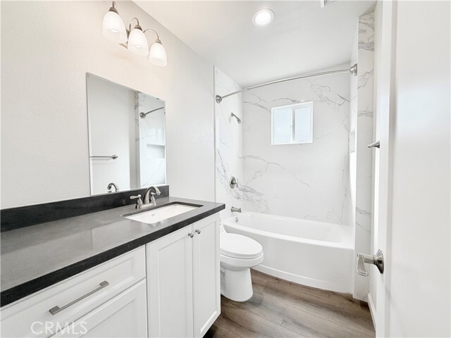 Building Photo - 401 W Erna Ave