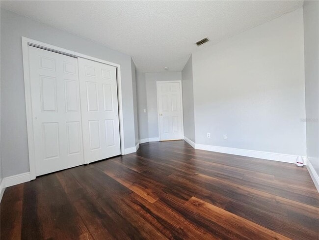 Building Photo - 1730 Bridgeview Cir