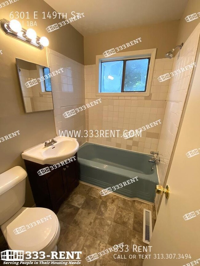 Building Photo - 6301 E 149th St