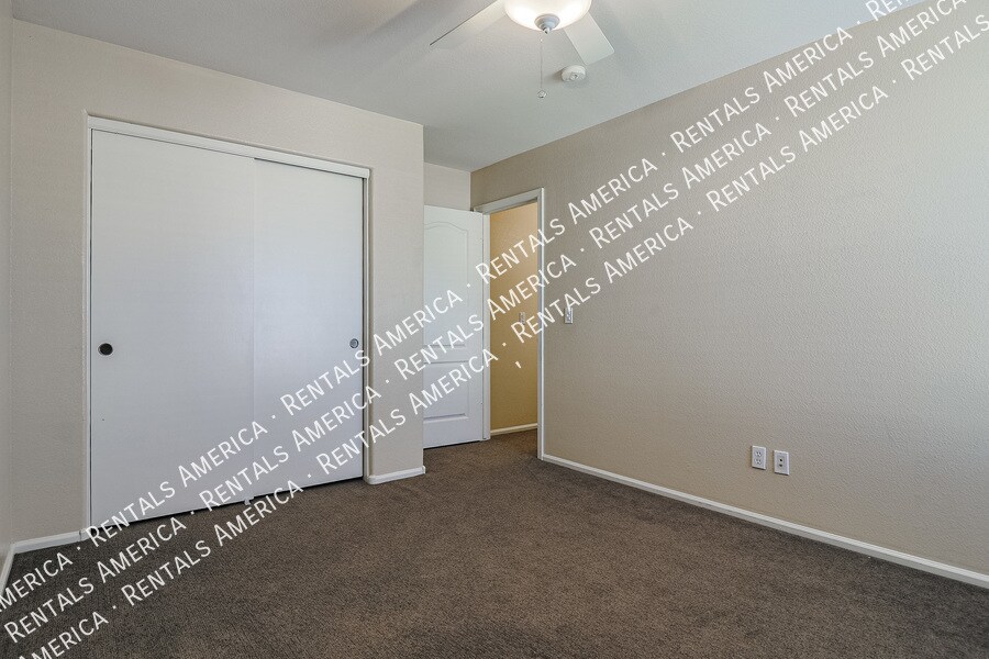 Building Photo - 12610 W Medlock Dr