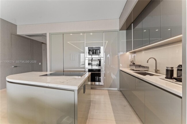 Building Photo - 18975 Collins Ave