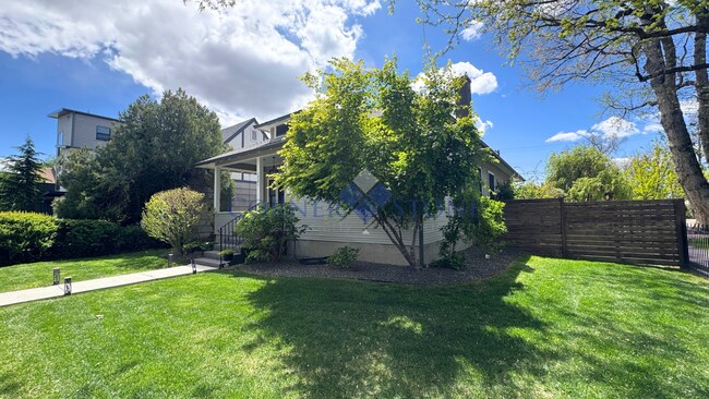Building Photo - Stunning Home In Desired Boise Location!