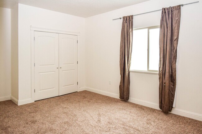 Building Photo - 539 W 1465 N