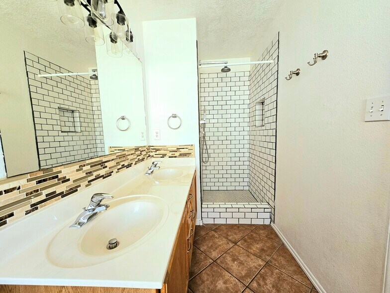 Building Photo - 10740 Stone Hollow Pl NW