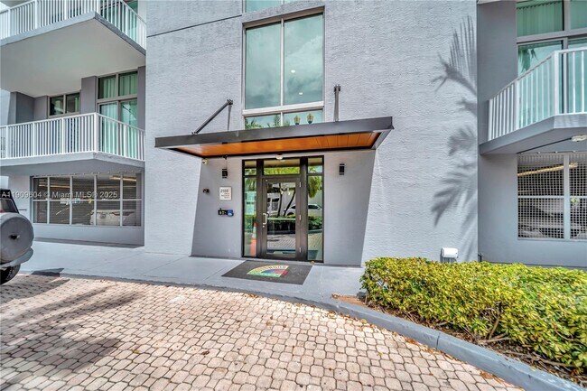 Building Photo - 2100 Van Buren St