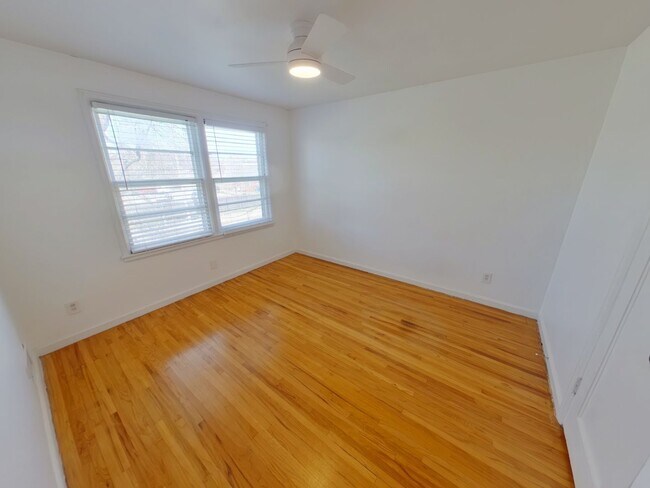 Building Photo - 401 N Harding Ave