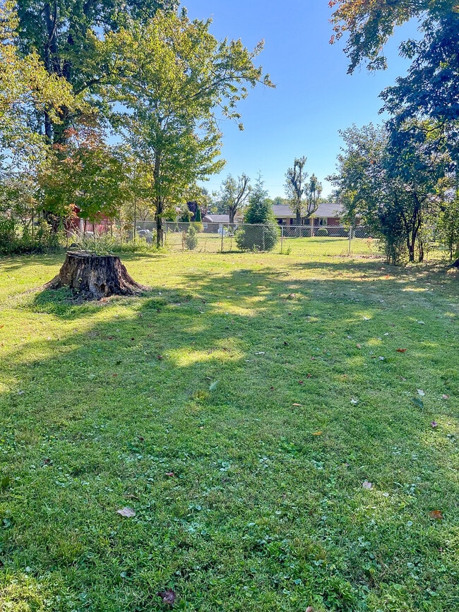 Building Photo - 136 Old Gate Rd