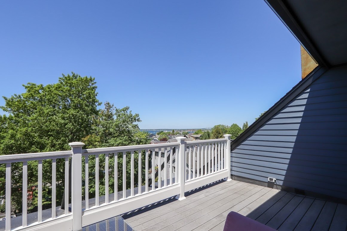 Building Photo - 491 Spring St