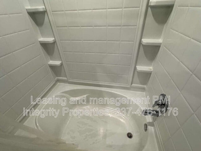Building Photo - 113 S Lakepointe Dr