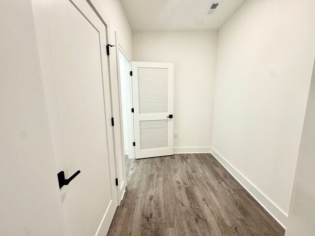 Building Photo - Beautiful NEW 1-Bed, 1- Bath Apartment in Rock Hill!