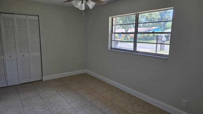Building Photo - 556 Lambright Rd