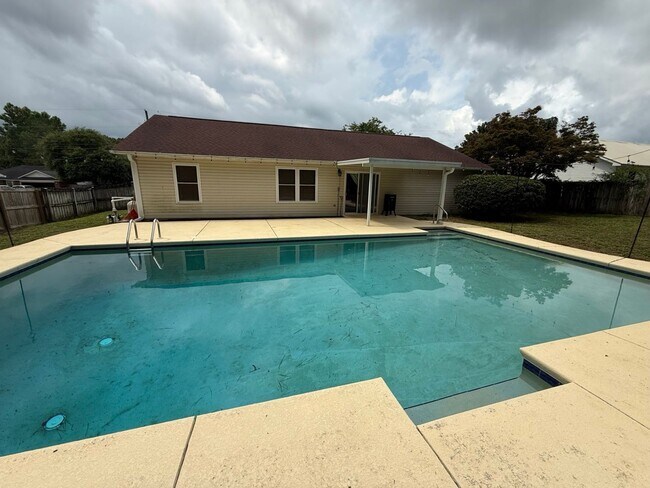 Building Photo - Your Own Backyard Oasis – 3 Bedroom Pool Home in South Crestview!