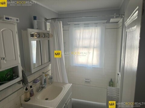 Building Photo - 70 Union St