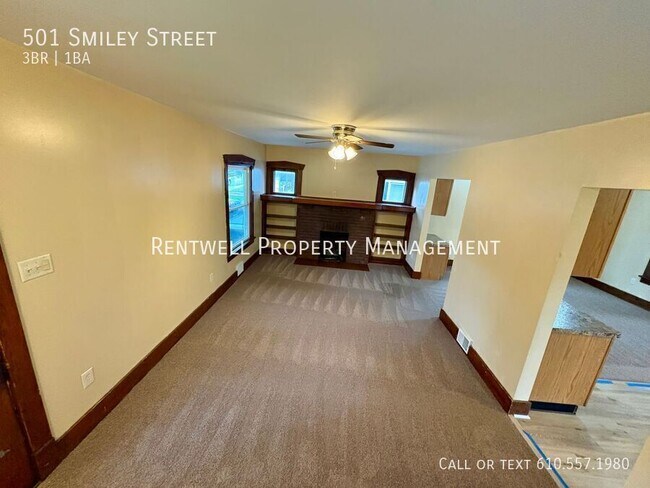 Building Photo - 501 Smiley St