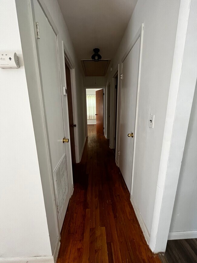 Building Photo - 9745 Poindexter Rd