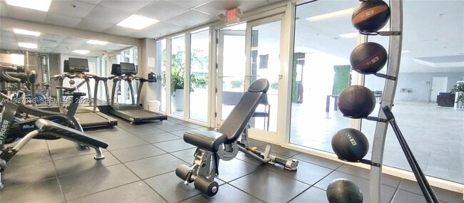 Building Photo - 170 SE 14th St