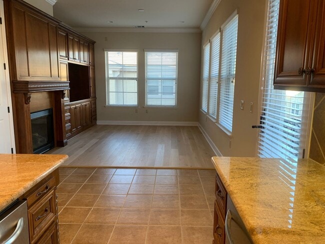 Building Photo - Luxurious Belvedere Condo Available Now!