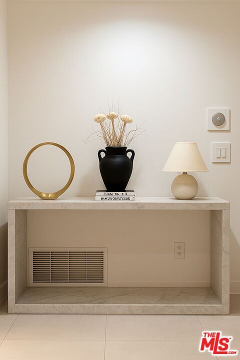 Building Photo - 201 S Bedford Dr