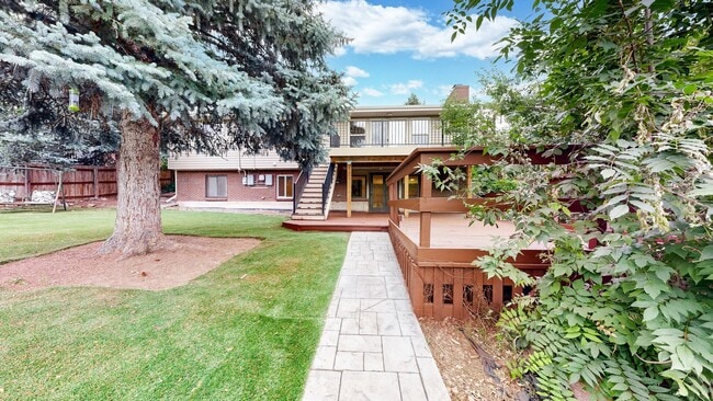 Building Photo - Amazing 4 Bed/3 Bath SFH Backing to Walnut...