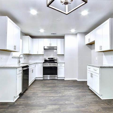Building Photo - 5713 Bowling Dr