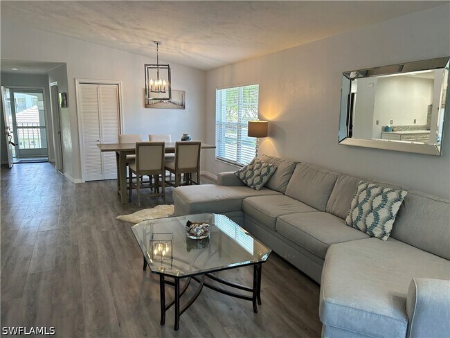 Building Photo - 509 Roma Ct