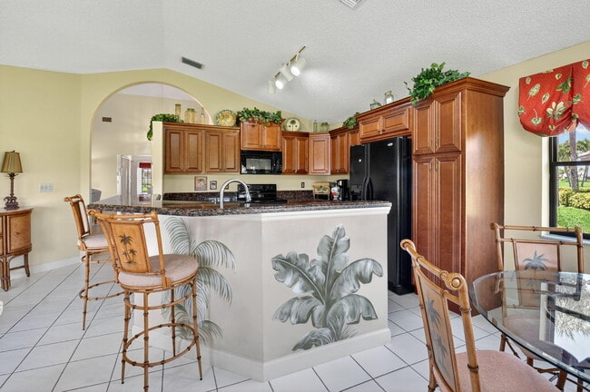 Building Photo - 8112 Mimosa Pl