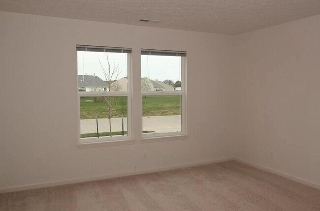 Building Photo - 2425 Cushing Dr