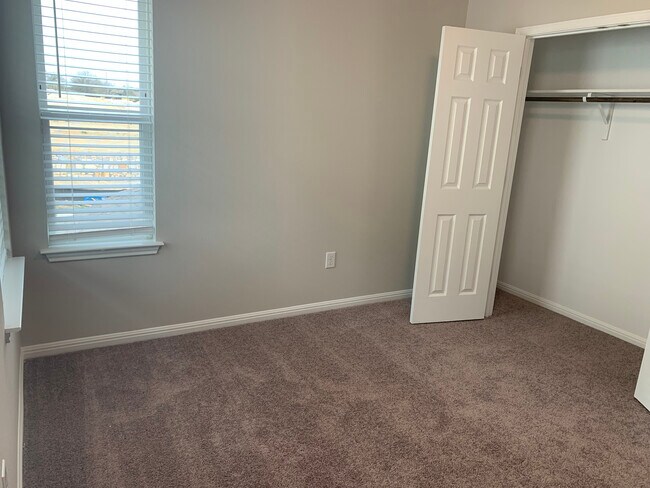 Building Photo - 10828 Jameson Dr