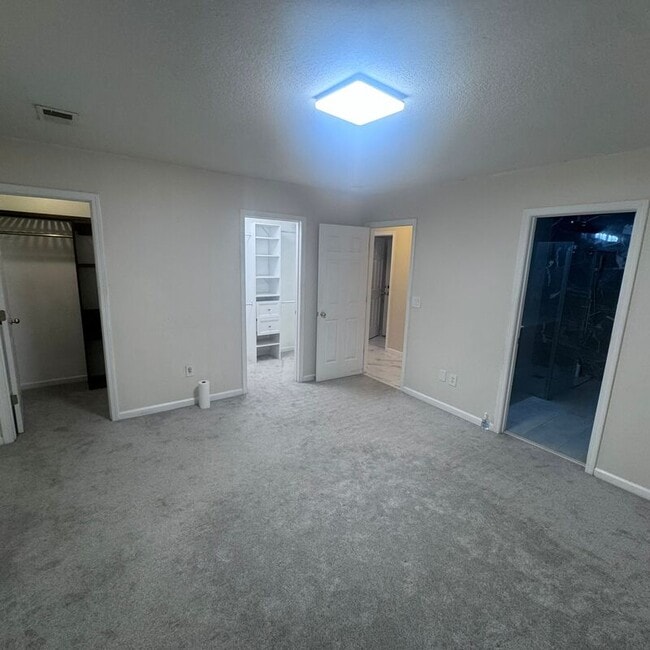 Building Photo - 115 Mediterranean Ave